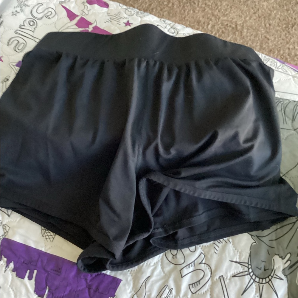 Fabletics shorts - Picture 2 of 2